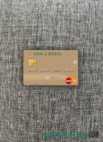 Polandia Banca Intesa mastercard tampilan foto depan makering