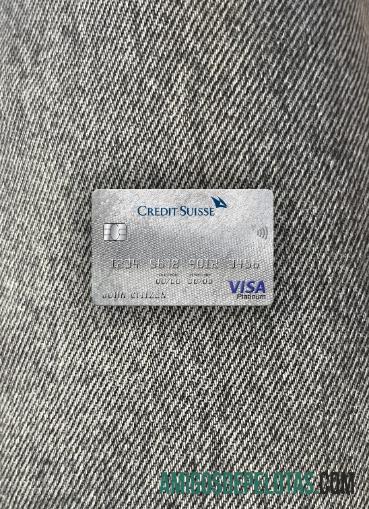 Swiss Kredit Suisse bank visa platinum kartu tampilan foto depan desain