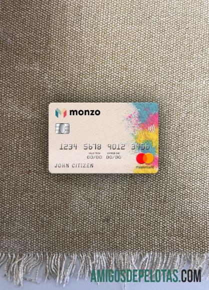 Inggris Raya Monzo bank mastercard tampilan foto depan templat