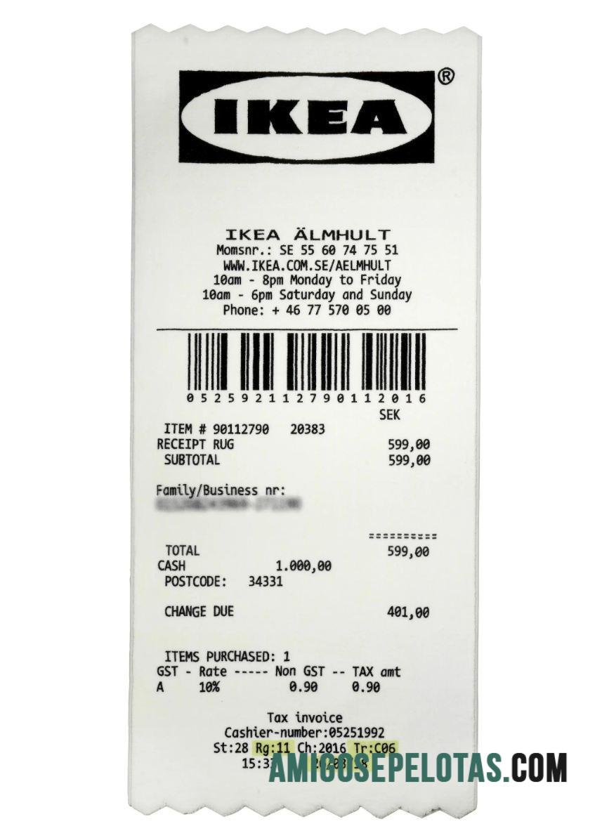 Ikea holding Pembayaran check pratinjau